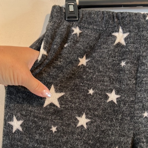 EUC Skylar + Madison 2 PC SET STAR LOUNGE SET cinch waist top and jogger pant - Picture 5 of 8